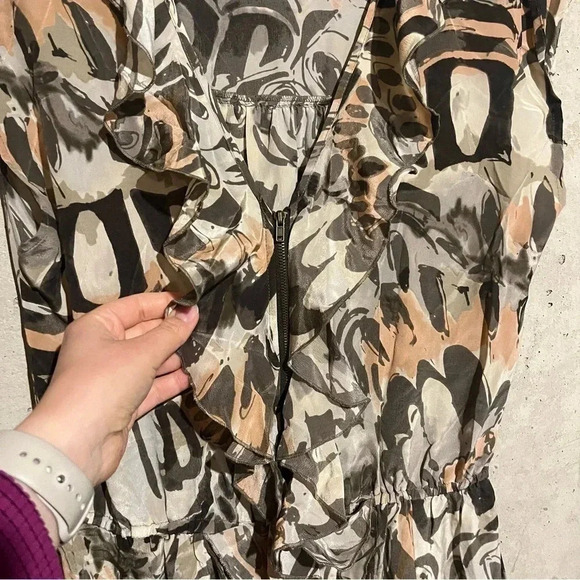 Charlie Jade 100% Silk Dress Tie Waist Ruffle Zip Front Abstract Pockets Size M - Picture 5 of 14